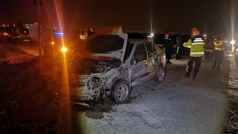 Osmaniye'de iki otomobil çarpıştı! 1 kişi öldü, 2 kişi yaralandı