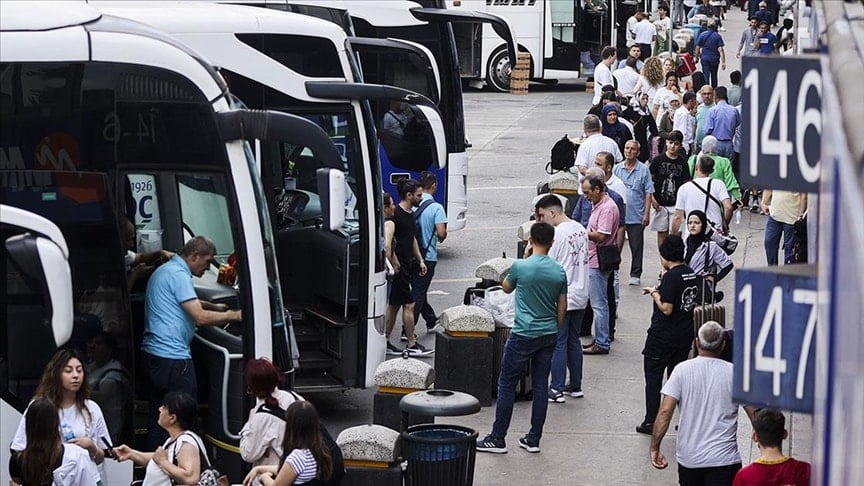 Bayramda memlekete gitmek bile lüks oldu