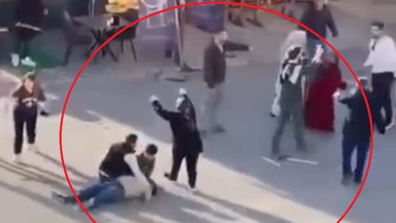 Döner bıçaklı kavgaya tıraş olan polis silahıyla müdahale etti