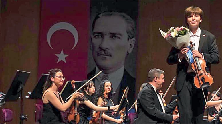 Genç müzisyenden uluslararası başarı