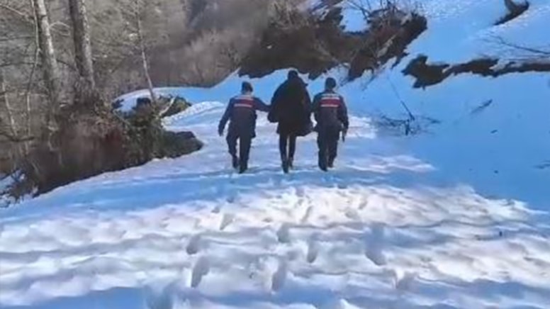 Cezaevi firarisi kaçarken karda kayboldu