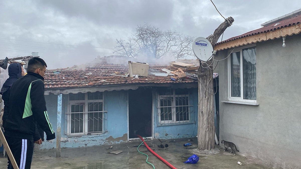 Tekirdağ’da tek katlı evde yangın