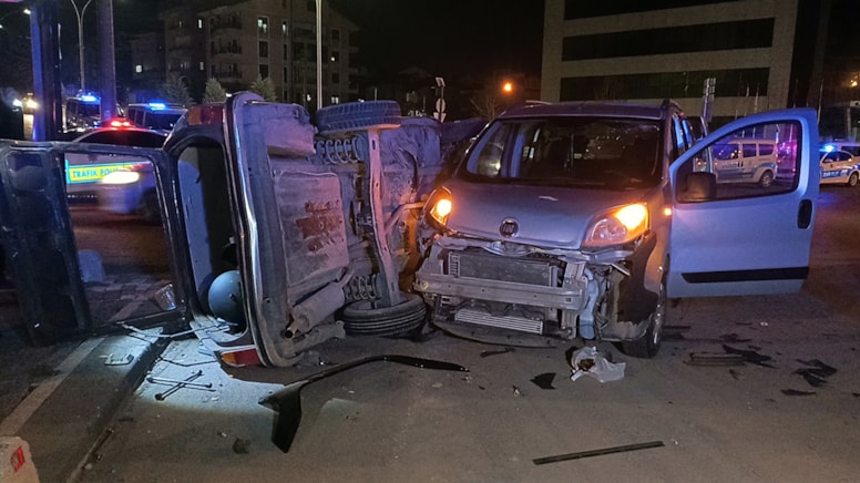 Karaman'da kavşak savaş alanına döndü: 4 yaralı