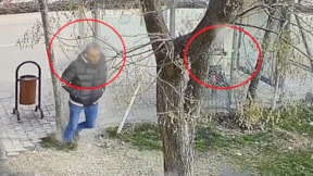 Sokak ortasında güpegündüz dehşeti yaşattı: 15 yaşındaki kızı bıçaklayıp, çantasındaki 150 TL'yi çaldı