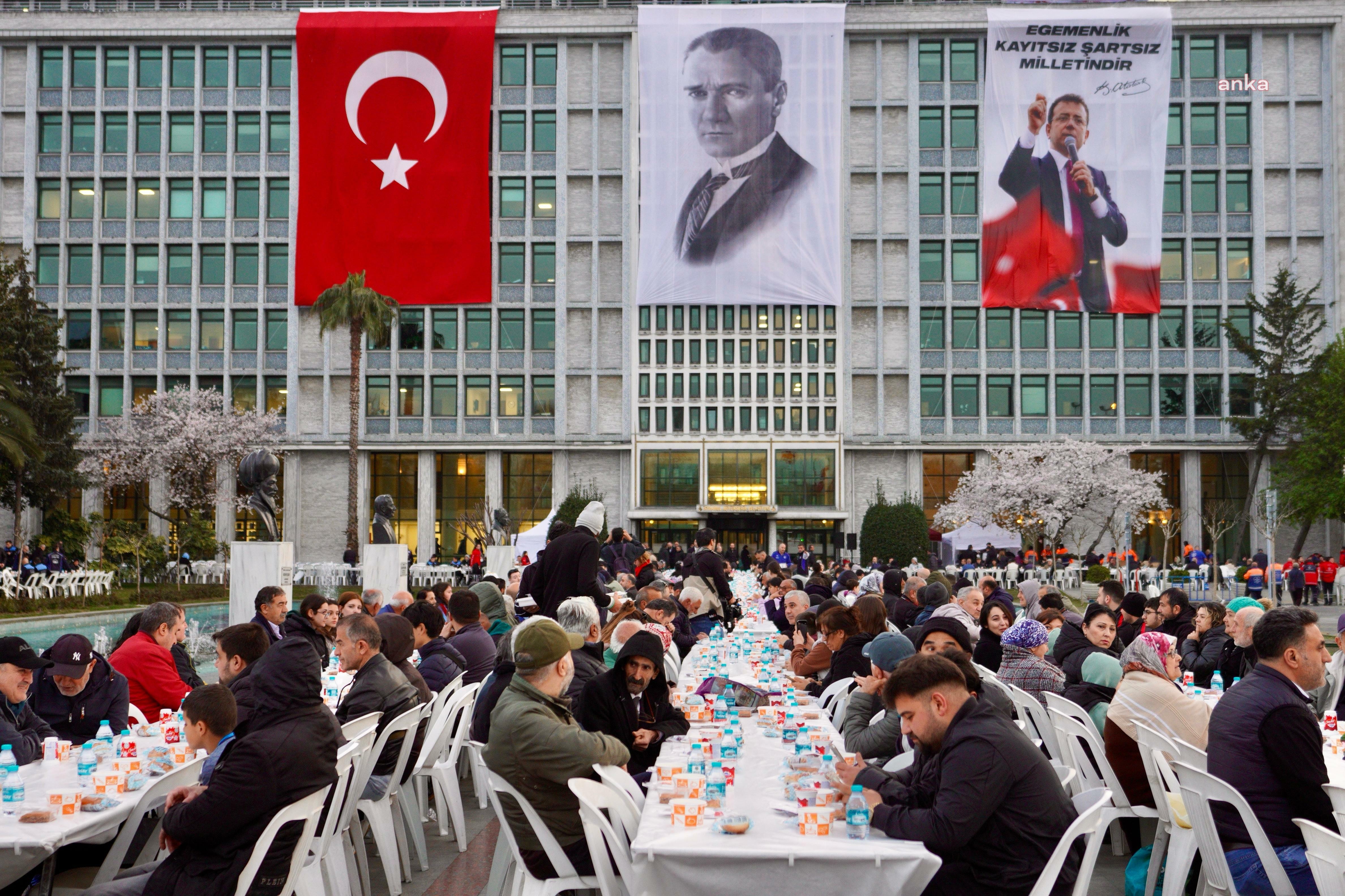 Saraçhane’deki ‘Millet İftarı’na yoğun ilgi