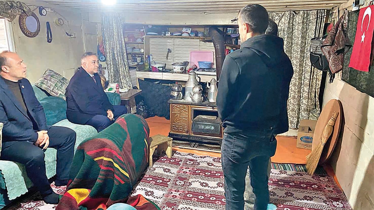 Şehit ailesinin evindeki akılalmaz yoksulluk ilk kez görüntülendi