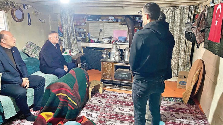 Şehit ailesinin evindeki akılalmaz yoksulluk ilk kez görüntülendi