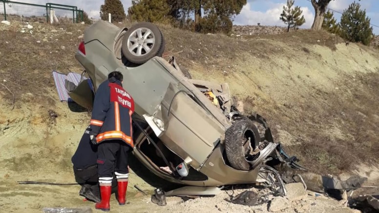 Kütahya'da otomobil takla attı: 1 ölü