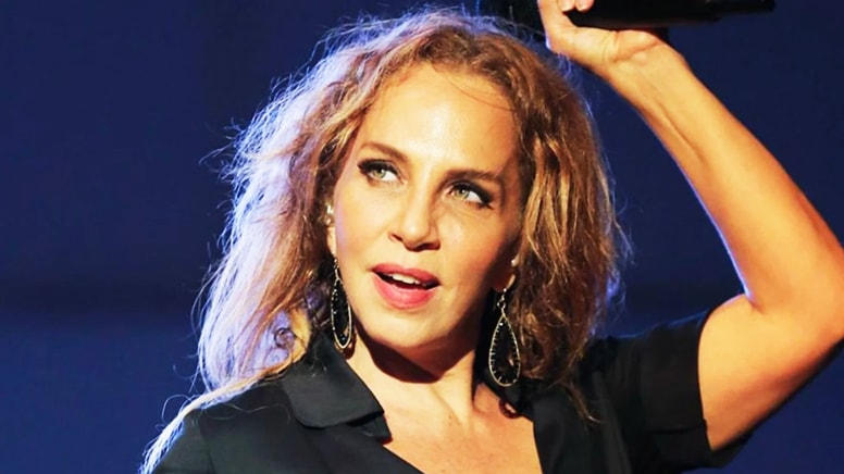 Sertab Erener herkesi 23 Mart'ta sandığa çağırdı: Destan yazalım