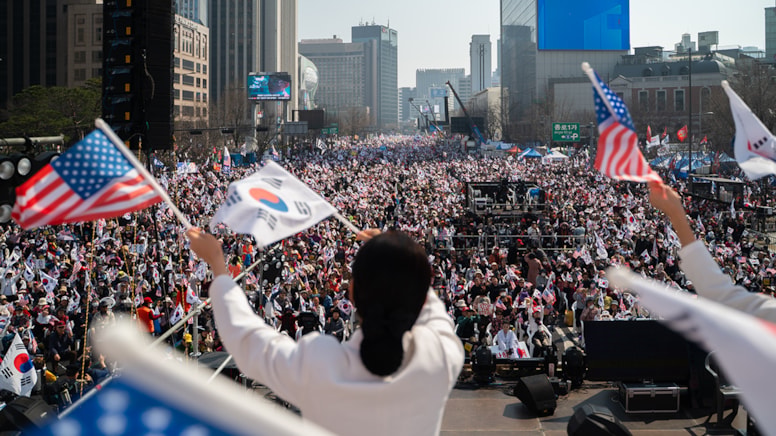 Seul'deki protestolar sürüyor