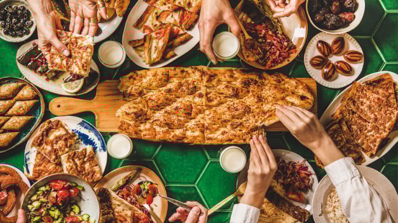 Uzmanı uyardı: İftarda yemek bekletmek tehlikeli!