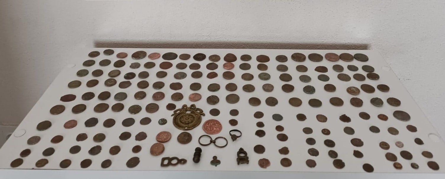 Mersin'de Roma ve Bizans dönemlerine ait 70 sikke ele geçirildi