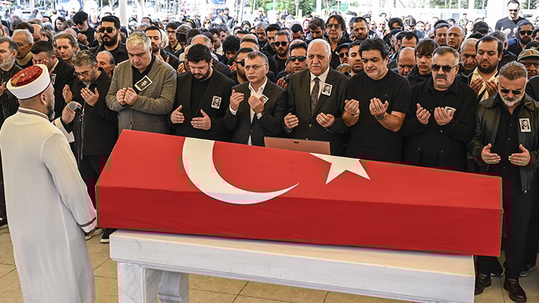 Şinasi Yurtsever'e gözyaşlarıyla veda...