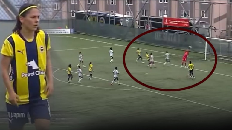 Derbide inanılmaz gol! Orta sahadan attı