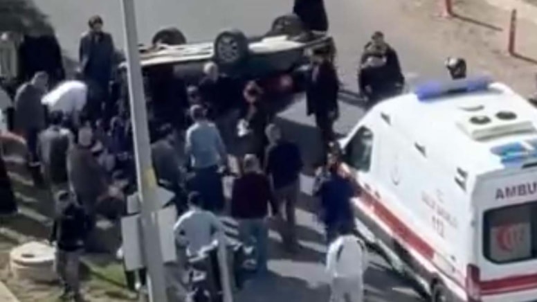 Diyarbakır'da otomobil takla attı: 6 kişi yaralandı