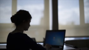 Avrupa'nın dev şirketlerinde işten çıkarma dalgası: Audi, Volkswagen, Siemens, Commerzbank, Puma binlerce kişiyi işten çıkarıyor