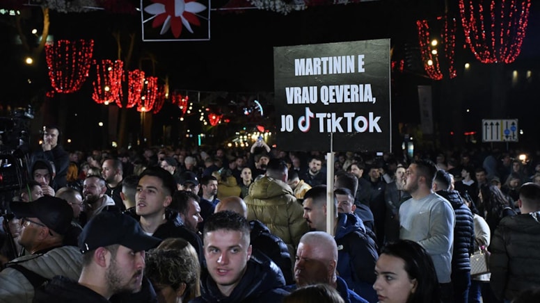 Arnavutluk'ta TikTok yasağı protesto edildi