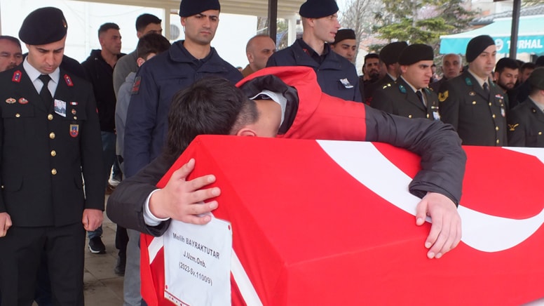 Jandarma Uzman Onbaşı Melih Bayraktutar son yolculuğuna uğurlandı