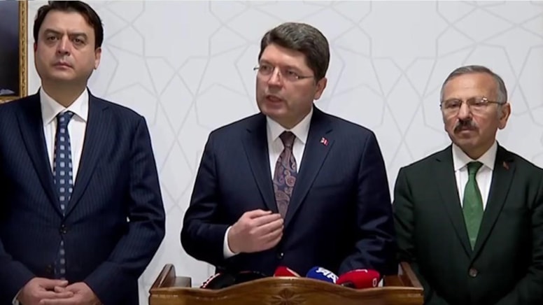 Bakan Tunç'tan Özgür Özel'e: 'Haddini bilsin'