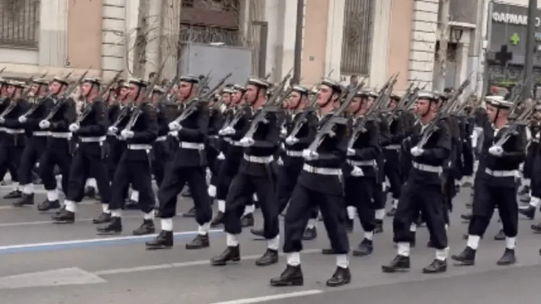 Yunanistan hükümeti, ırkçı sloganlara karşı sessiz kaldı