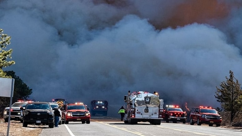 New York'un Long Island bölgesinde yangın: 'Acil durum' ilan edildi