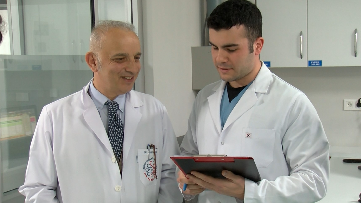 Doktor baba-oğul birlikte hayat kurtaracak