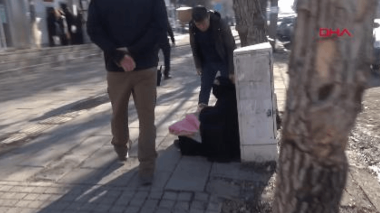 Zabıtanın parasını aldığı kadın dilenci: Haram ederim çıkışı