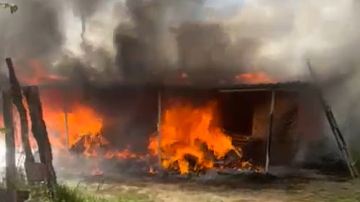 Eşi ölen 2 çocuk annesinin evi yandı, komşuları yardım çağrısında bulundu