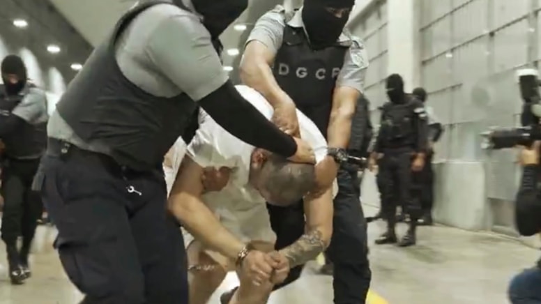 Suçsuzken yanlışlıkla sınırdışı edildi, hapse atıldı: Uluslararası skandal oldu