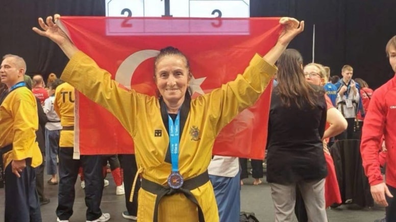 74 yaşında Avrupa'dan madalya getirdi!