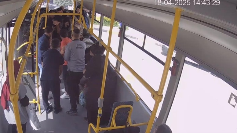 Otobüs şoförü, rahatsızlanan yolcuyu hastaneye yetiştirdi