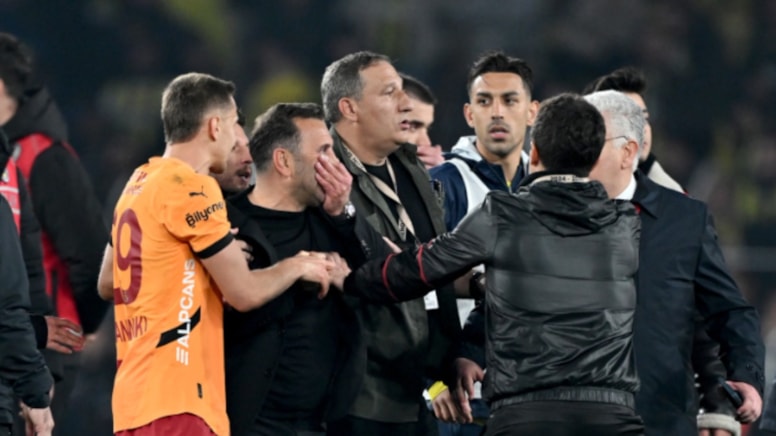 Okan Buruk: Elimi sıkmalıydı, burnumu sıktı