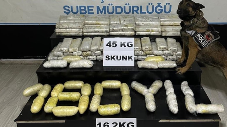 Hakkari'de uyuşturucu sevkiyatı polise takıldı