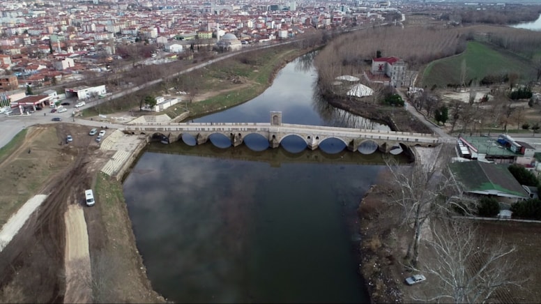 Meriç Nehri, kurak yaz ayı değerlerinde akıyor