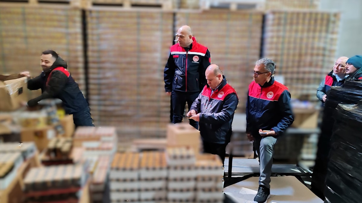 Kırklareli’de 1 milyon adet sahte enerji içeceği ele geçirildi