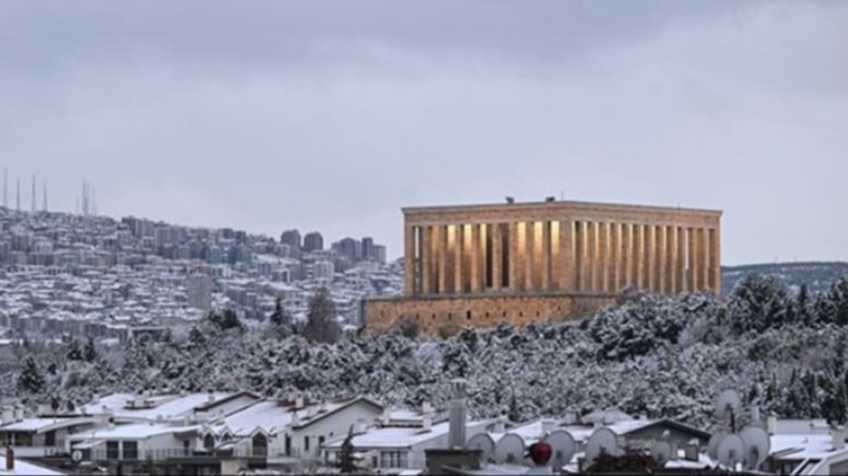 Ankara'nın yüksek kesimlerinde kar yağışı etkili oldu