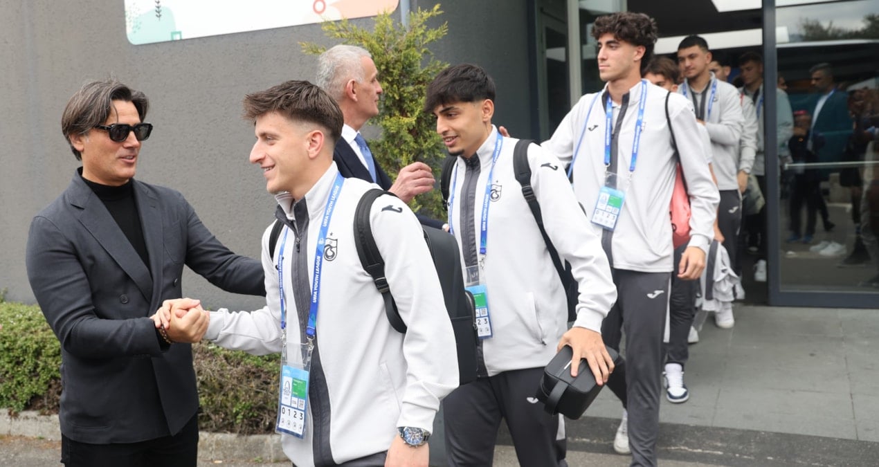 Hacıosmanoğlu ve Montella Trabzonspor U-19 takımını yalnız bırakmadı thumbnail