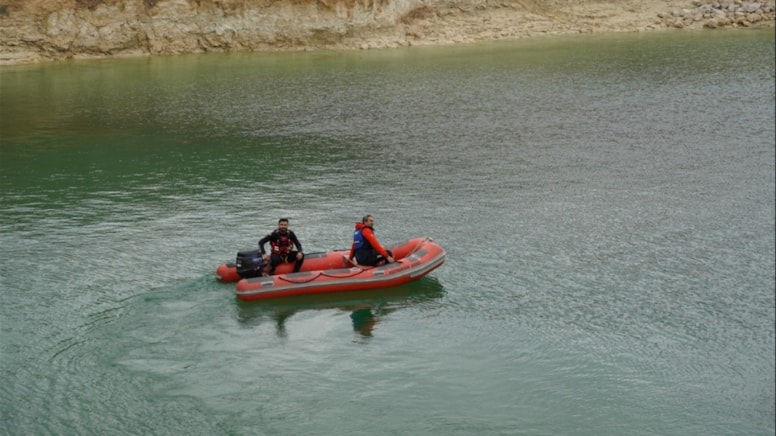 Atatürk Barajı Göleti'nde kaybolan kişiyi arama çalışmaları sürüyor