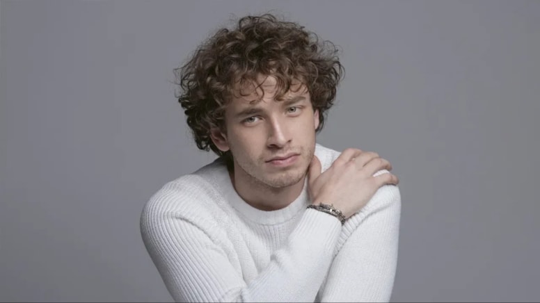 CHP'den oyuncu Üzümoğlu'nun gözaltına alınmasına tepki