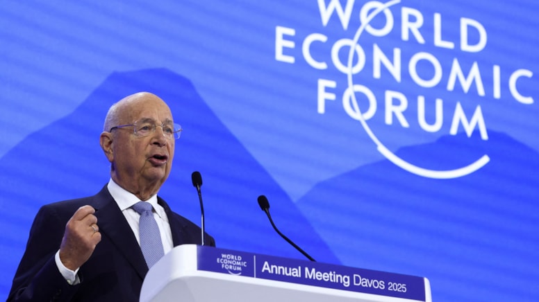 Dünya Ekonomik Forumu kurucusu, kendi yarattığı kurumdan istifa etti