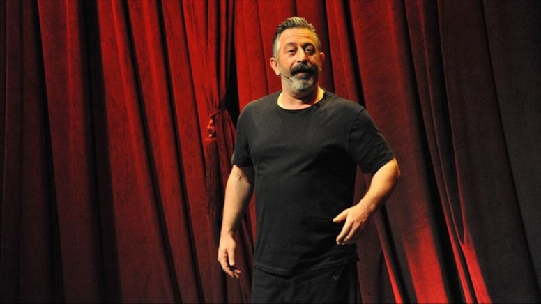 Cem Yılmaz eleştiriler sonrası isyan etti