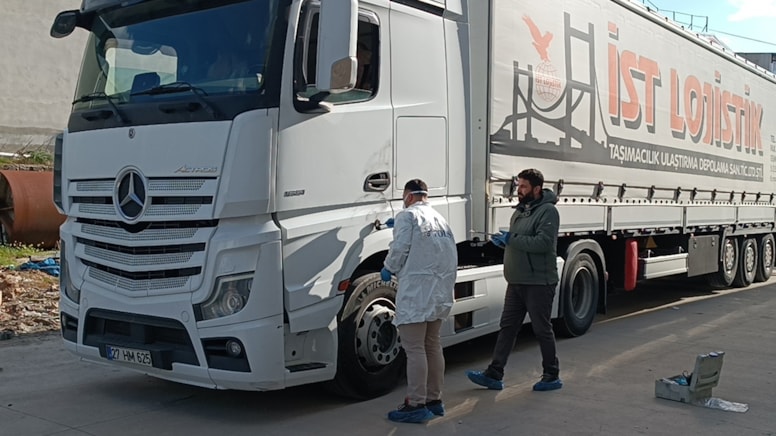 Gaziantep’te TIR’ın çarptığı çocuk can verdi