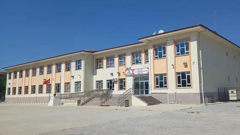 Kütahya'da 19 öğrenci hastanelik oldu