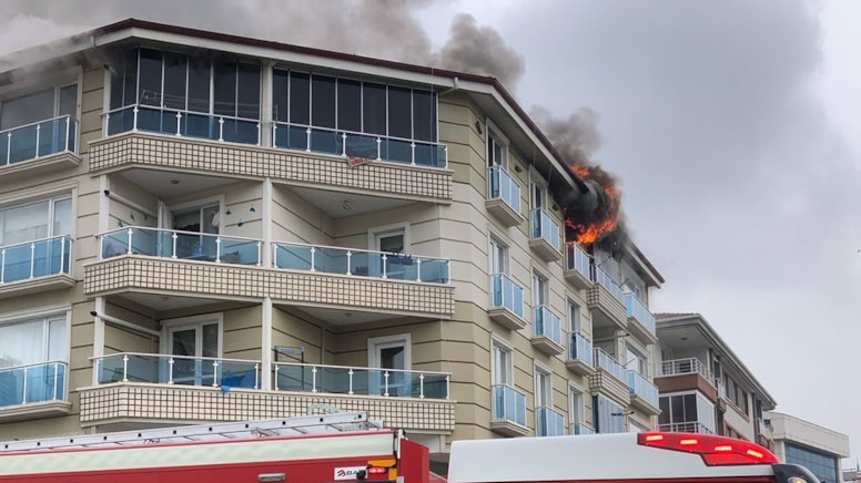 Ankara'da 4 katlı apartmanda yangın paniği