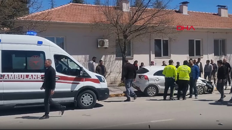 Otomobiller çarpıştı! 4 kişi yaralandı