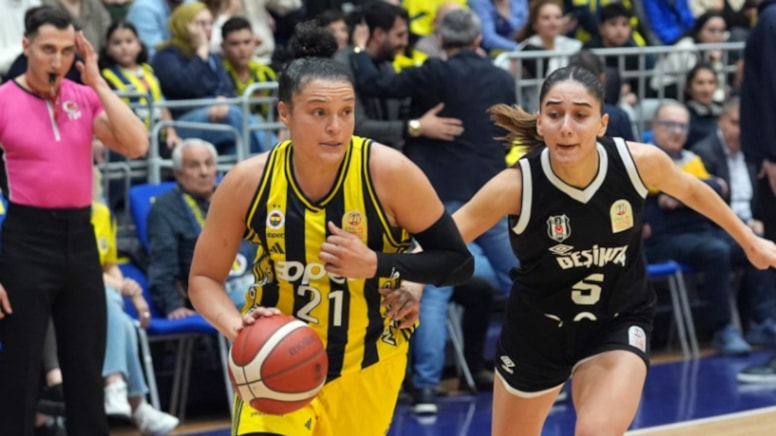 Beşilktaş BOA'yı farklı yenen Fenerbahçe Opet, seride öne geçti
