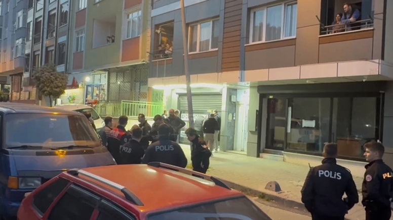 Almanya'daki ağabeyine kızdı: Kiracısının dükkanını kurşunladı