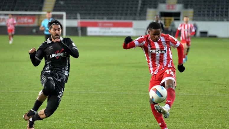 Boluspor, Sakarya'yı 3 golle geçti