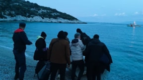 İzmir'de düzensiz göçmen operasyonu: 13 kişi yakalandı