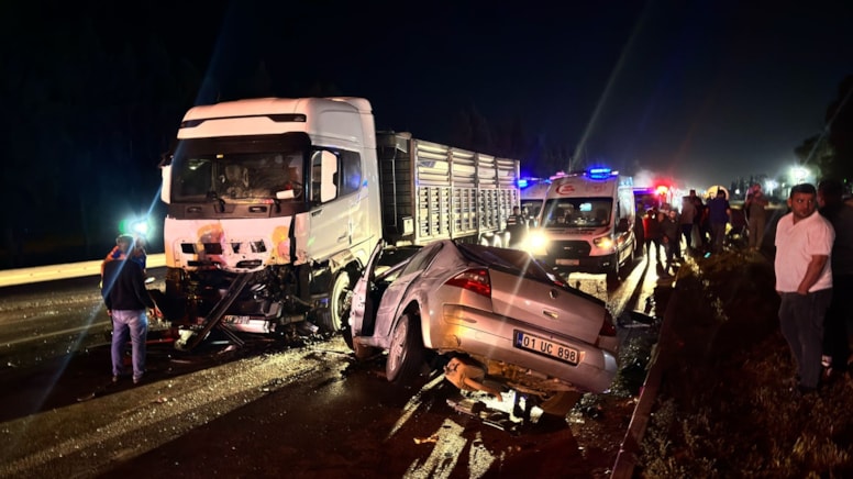 Otomobil karşı şeride geçti! 1 kişi hayatını kaybetti